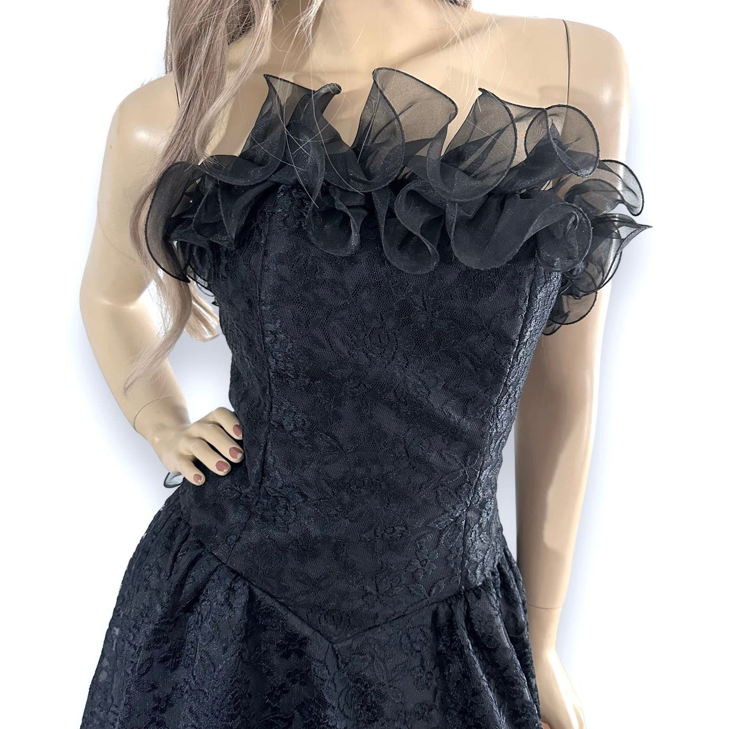 80s Vintage Ruffled Tulle & Lace Black Wedding Dress Size 6
