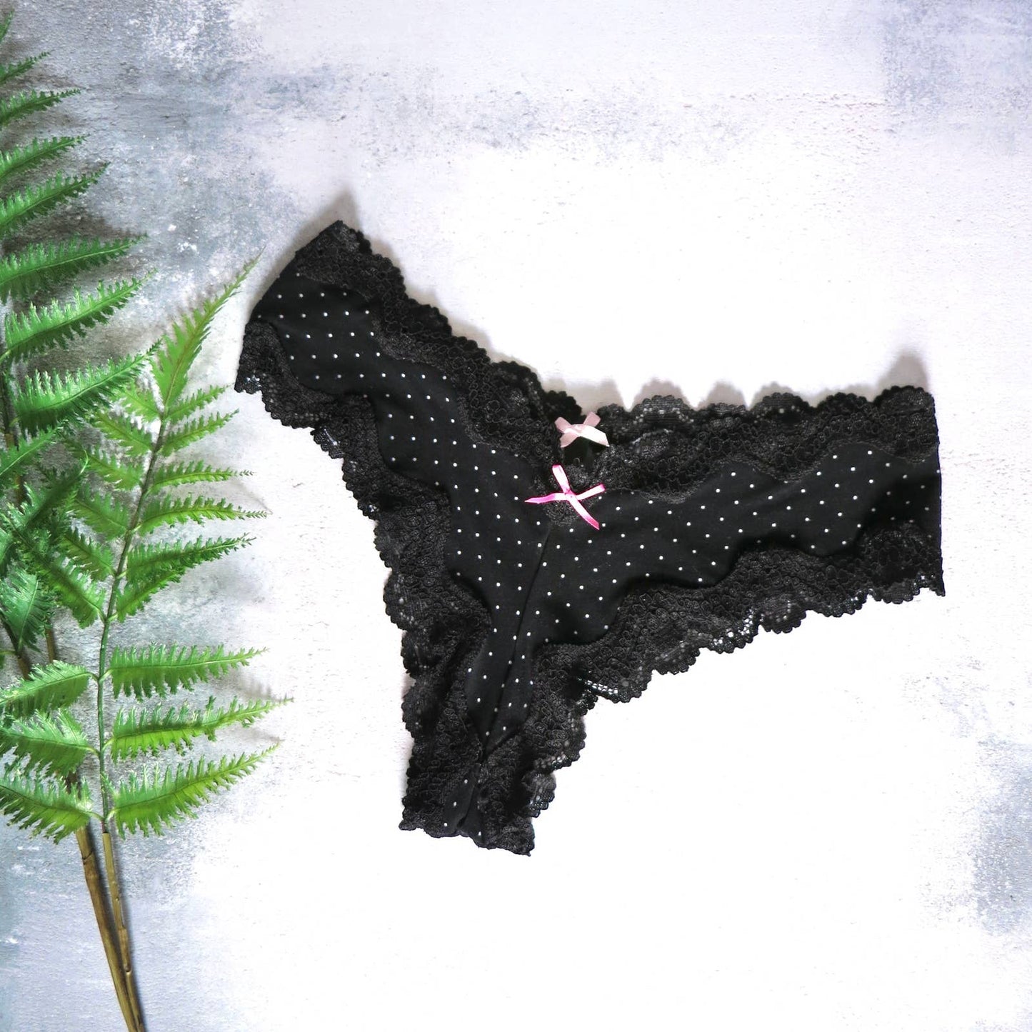 Vintage Y2K Victoria's Secret Black White Polka Dot Cheeky Panties S