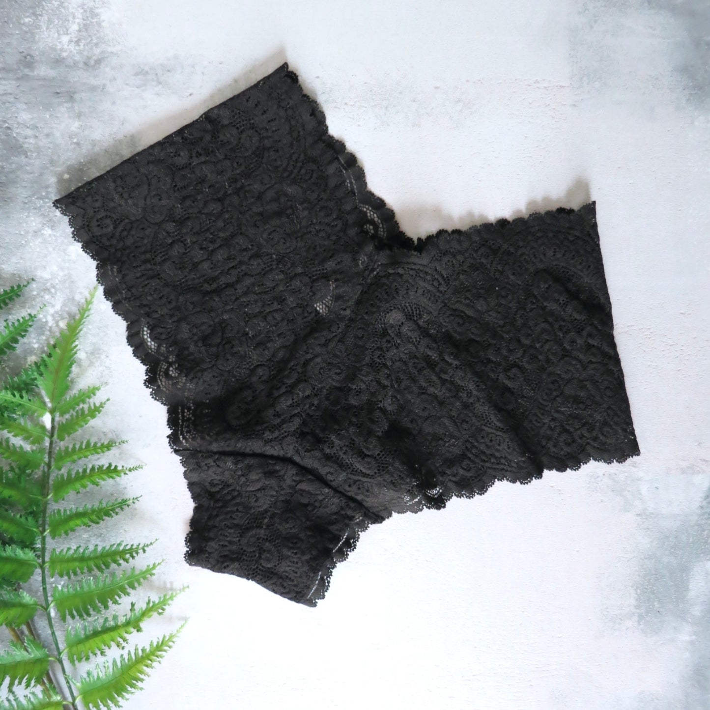 Vintage Y2K Victoria's Secret Black Lace Boyshort Panties M