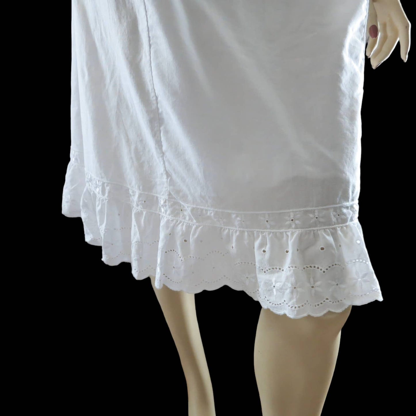 70s Vintage White Cotton Eyelet Slip Dress M